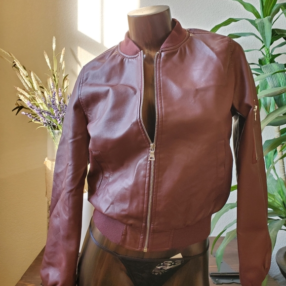 Ambiance. Size small.  Burgundy - Picture 1 of 12